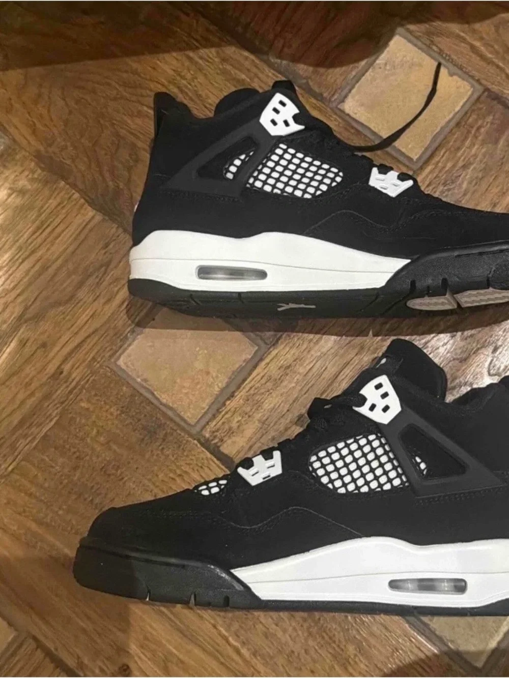 White Thunders JORDAN 4